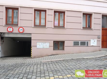 . | Pronájem - malý objekt/garáž