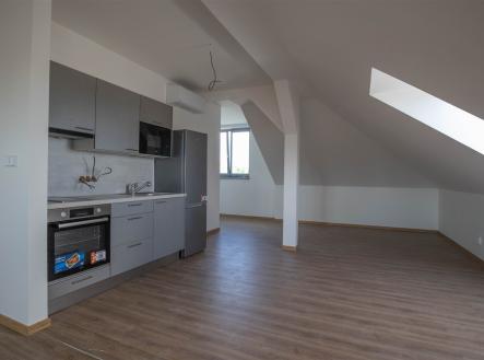 . | Pronájem bytu, garsoniéra, 63 m²