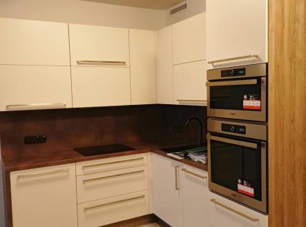 Bez popisku | Pronájem bytu, 1+kk, 39 m²