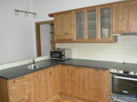4 kuchy od okna.jpg | Pronájem bytu, 3+1, 90 m²