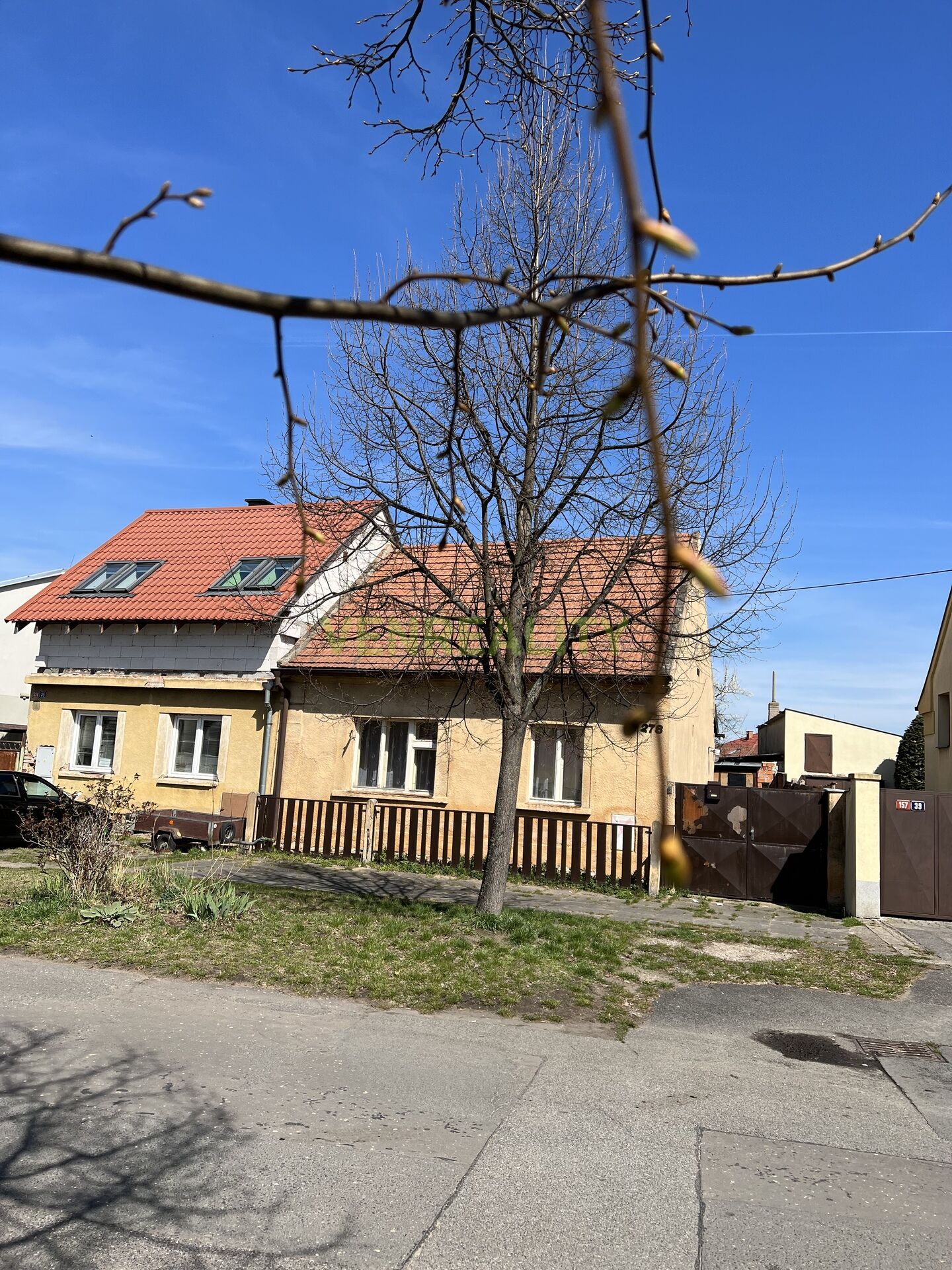 Exkluzivně Vám k prodeji nabízíme rodinný dům před rekonstrukcí se zahradou, ve Staré Boleslavi!