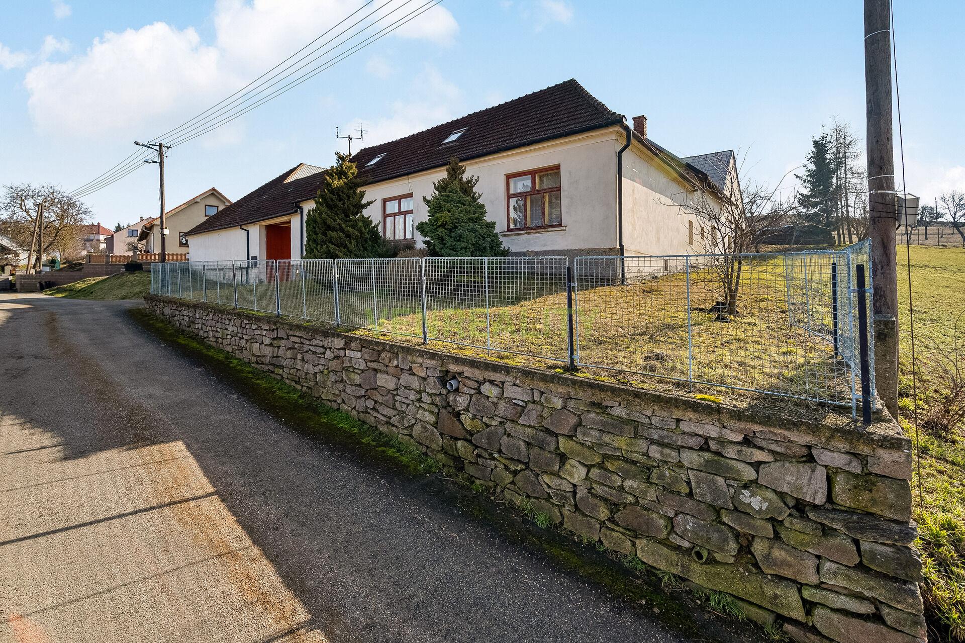 Prodej rodinné usedlosti v obci Rašov, Brno – venkov