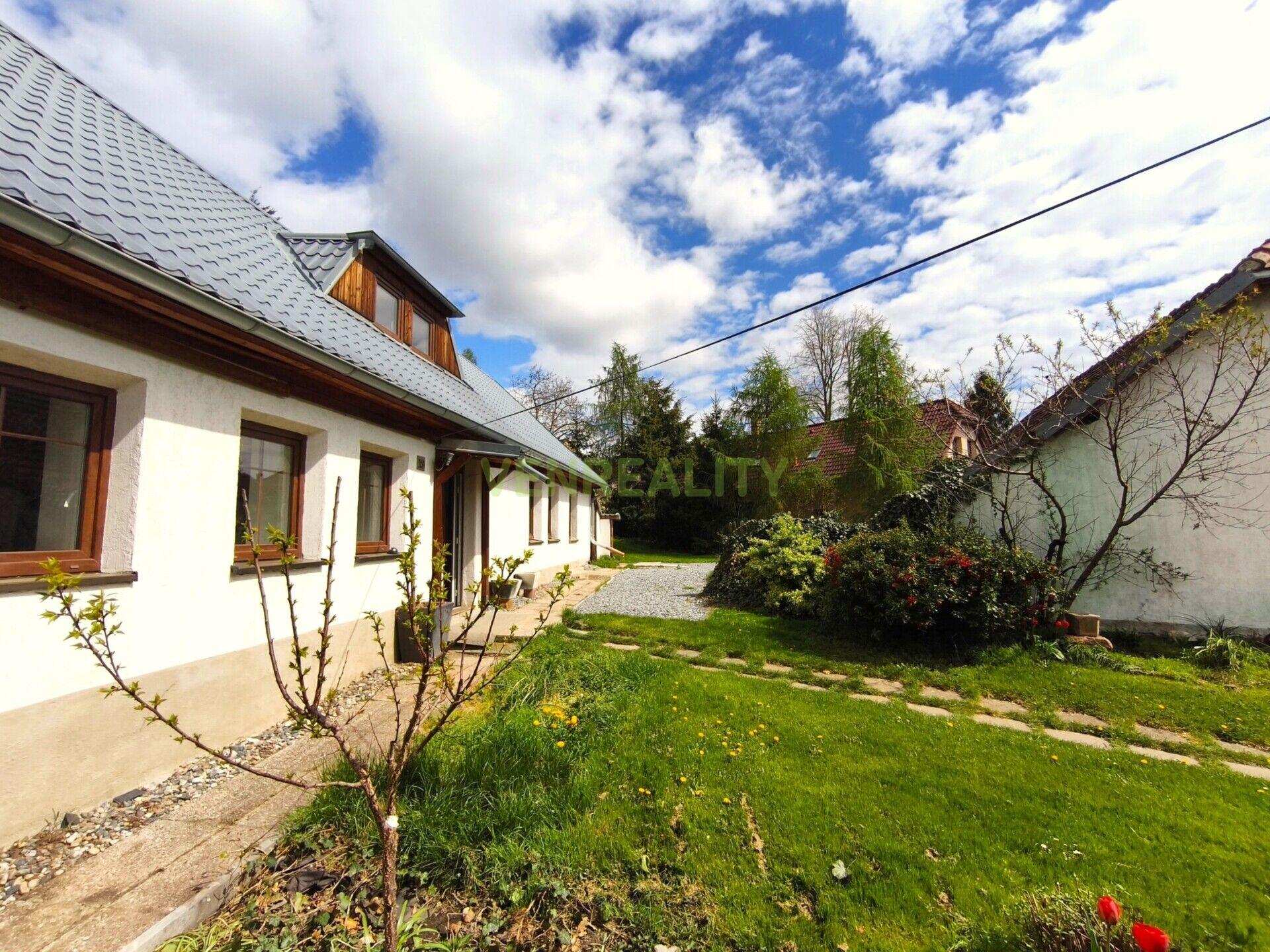 Prodej rodinného domu o dispozici 3+1, pozemek 1.069m2, obec Jíloviště