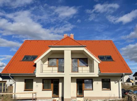 pohled na 2RD ze zahrady | Prodej - dům/vila, 123 m²