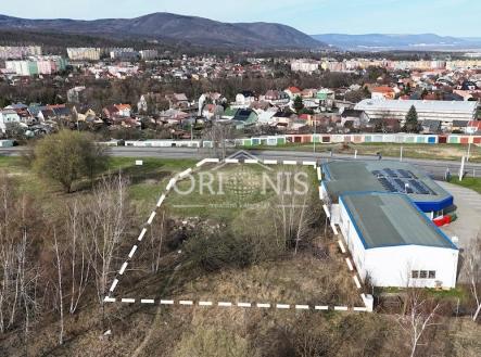 Prodej - pozemek pro komerční výstavbu, 2 421 m² obrázek