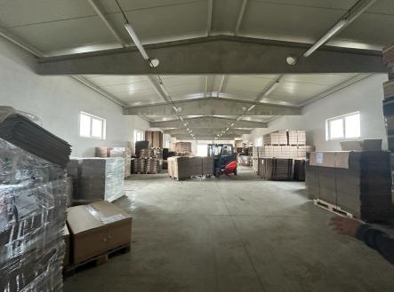 Pronájem - skladovací prostor, 1 550 m²