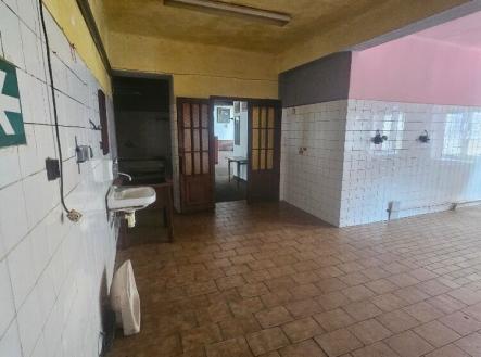 Pronájem - obchodní prostor, 300 m² obrázek
