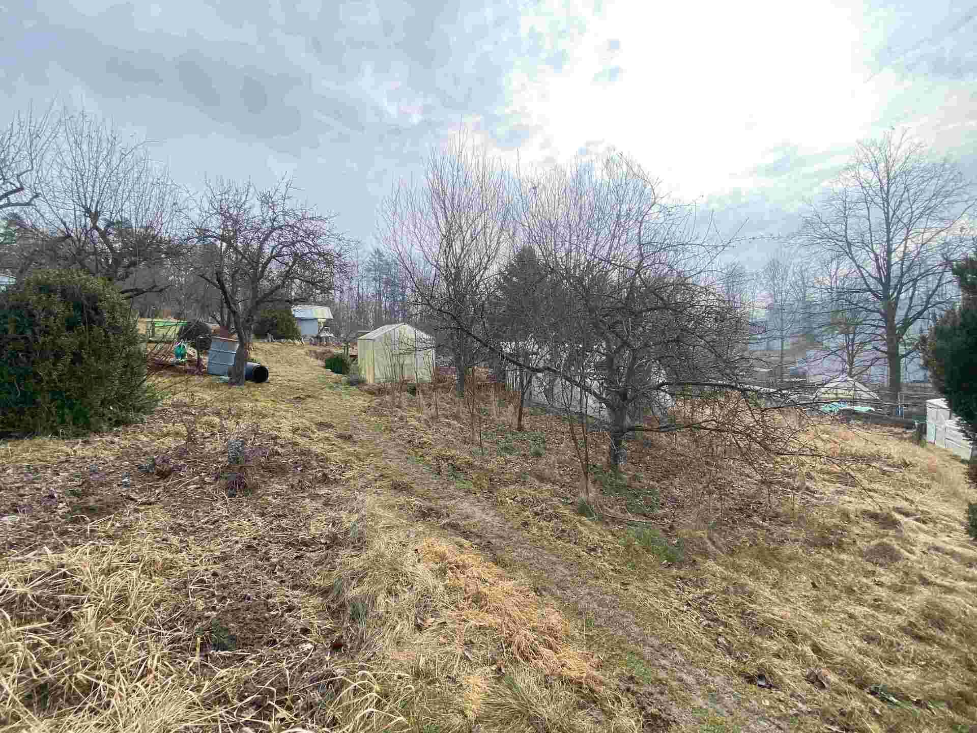 Prodej pozemků Vlčice u Střížovic