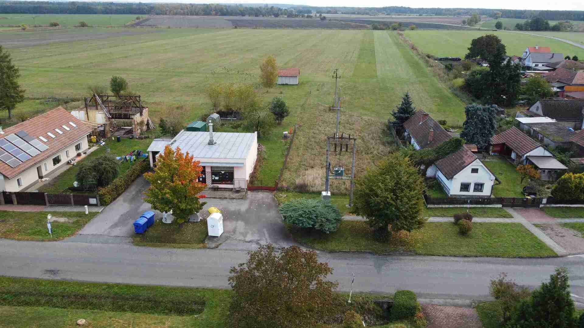 Dražba pozemků Tetov
