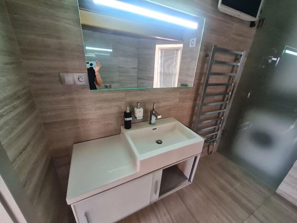 Pronajmeme krásný slunný byt v centru města o velikost 4+1