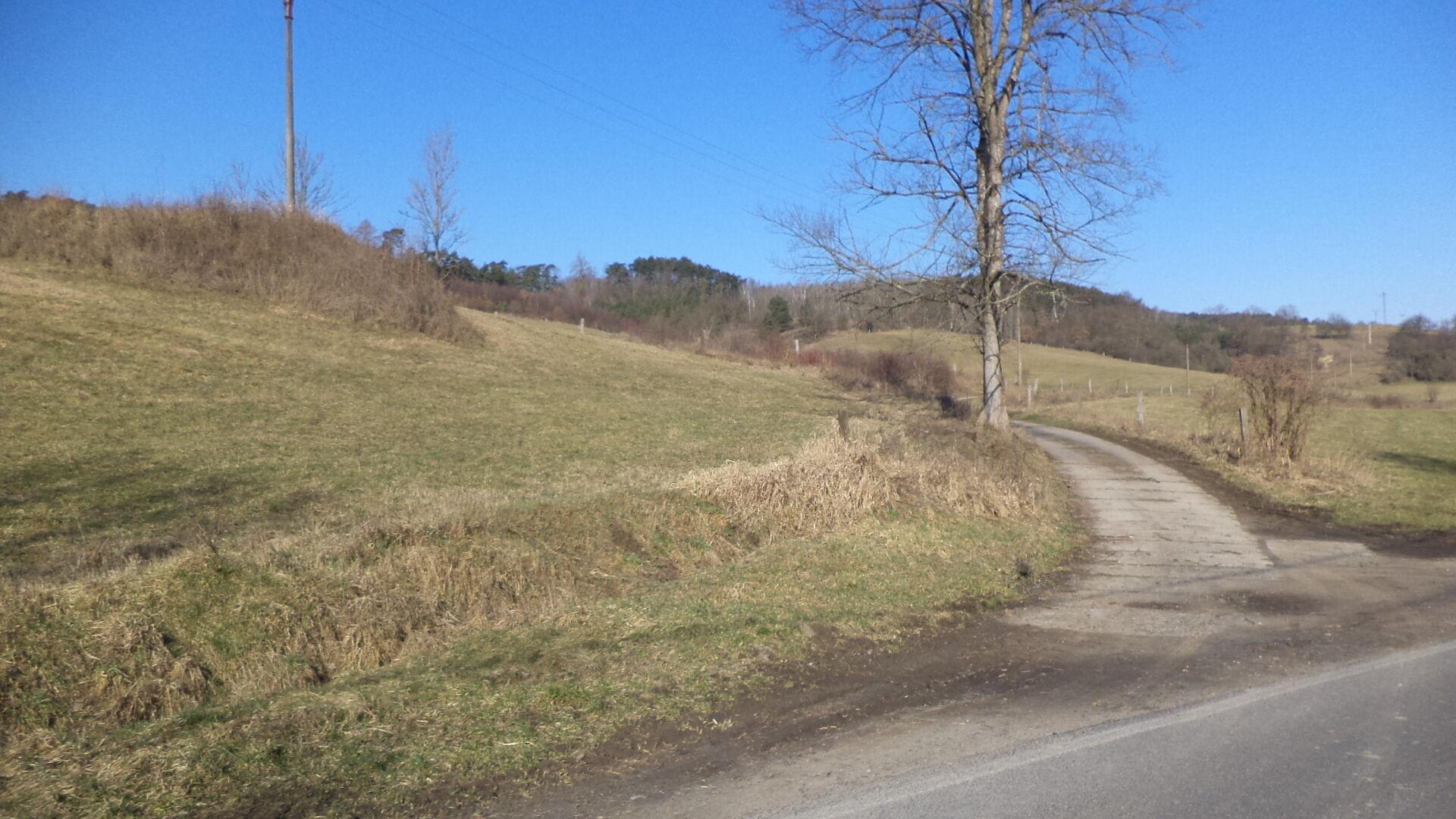 dražba pozemku k.ú. Rochov u Tetčiněvsi