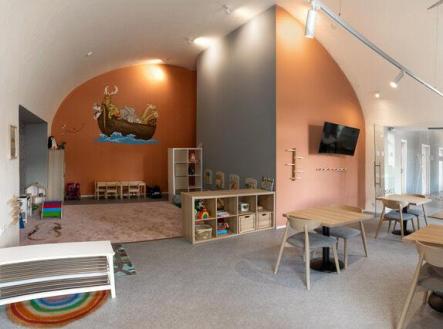 Pronájem - obchodní prostor, 352 m²