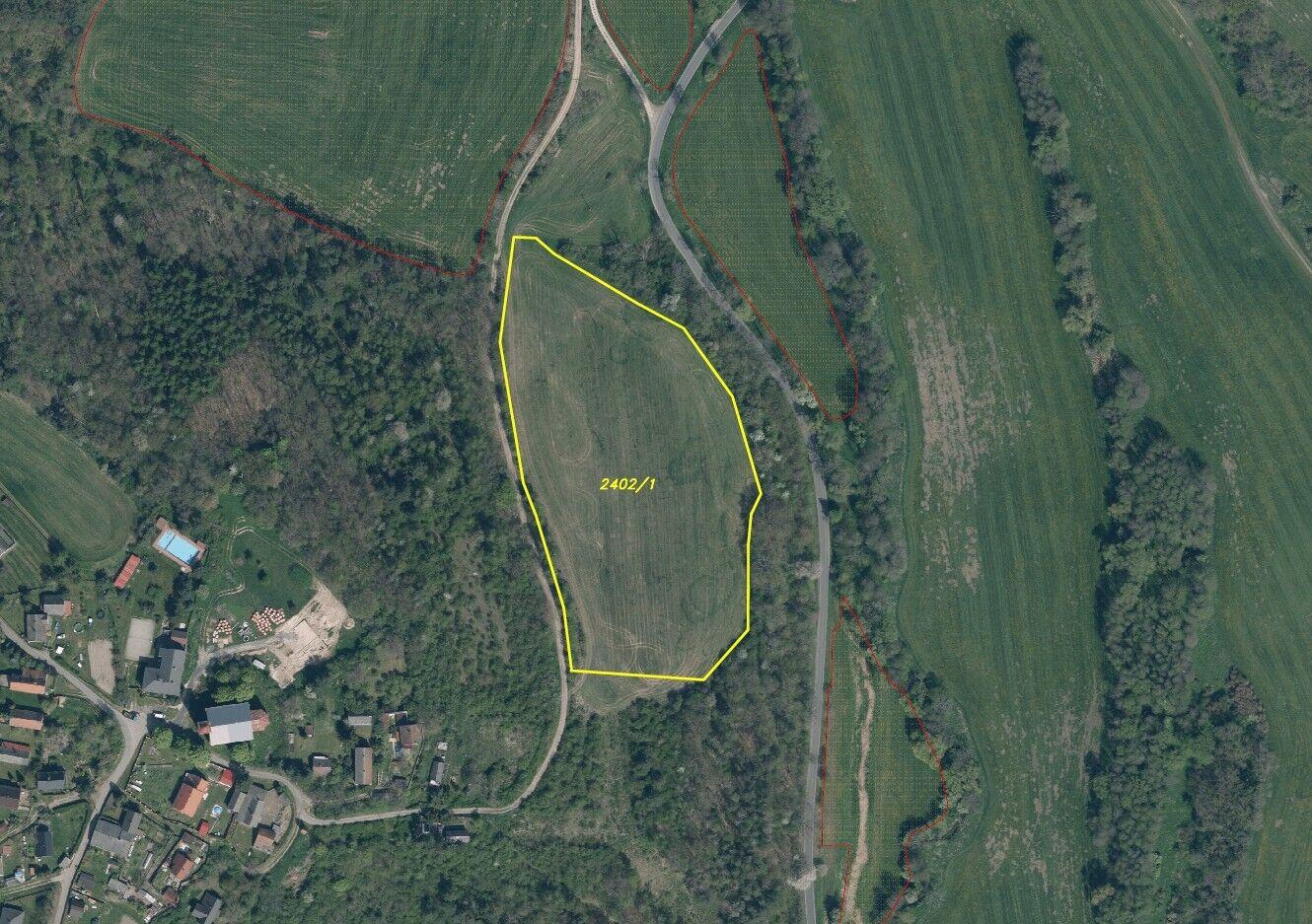 dražba pozemku Rochov u Tetčiněvsi