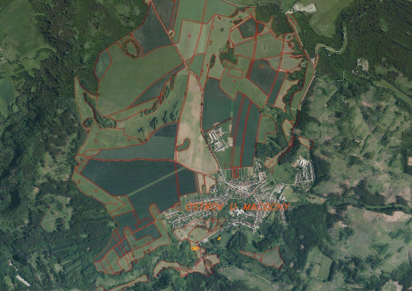 Prodej pozemky Ostrov u Macochy