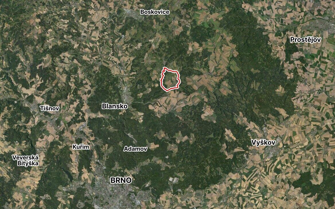 Prodej pozemky Ostrov u Macochy