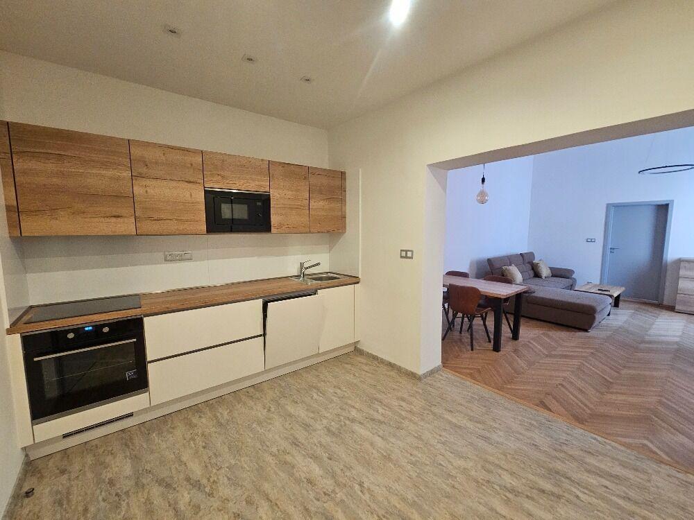 Nabízíme k pronájmu byt 2+kk v centru města