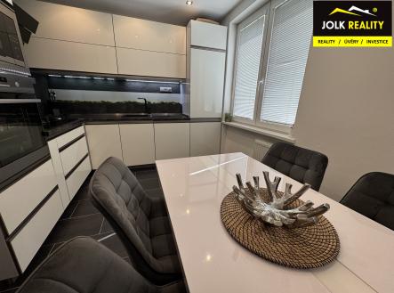 NIKOLA SUKENIKOVA JOLK REALITY PORODEJ BYTU OPAVA KYLEŠOVICE 4+1 PO REKONSTRUKCI | Prodej bytu, 4+1, 90 m²