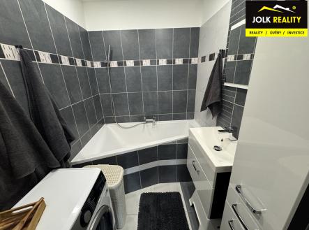 NIKOLA SUKENIKOVA JOLK REALITY PORODEJ BYTU OPAVA KYLEŠOVICE 4+1 PO REKONSTRUKCI | Prodej bytu, 4+1, 90 m²
