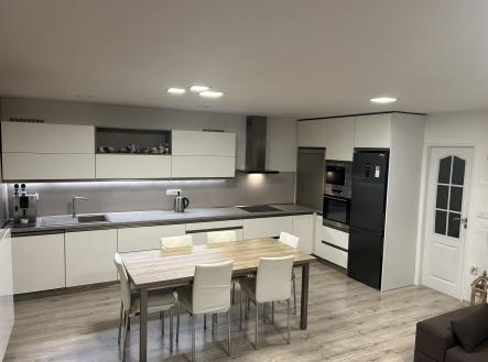 Prodej - dům/vila, 280 m²