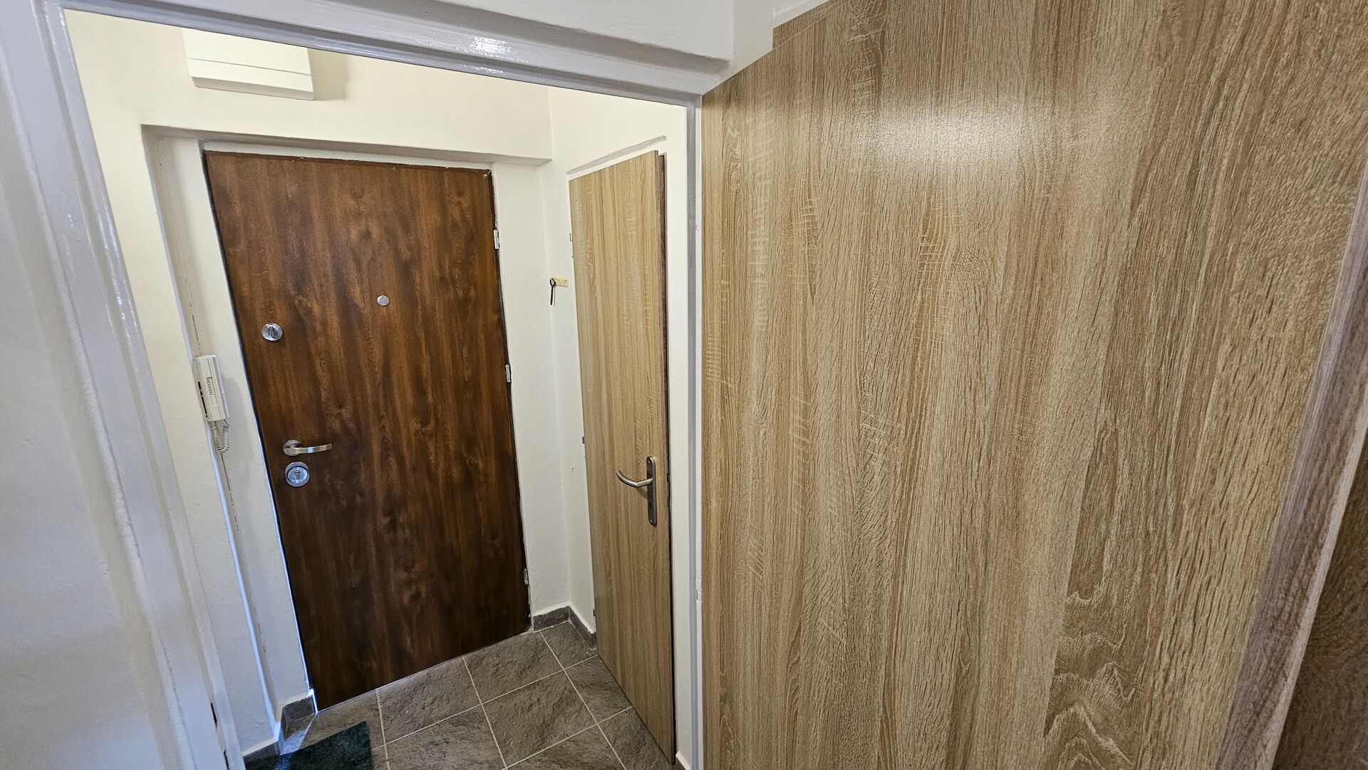 Ihned volná zařízená garsoniéra 26m2 po rekonstrukci, Brno Komín Součkova.