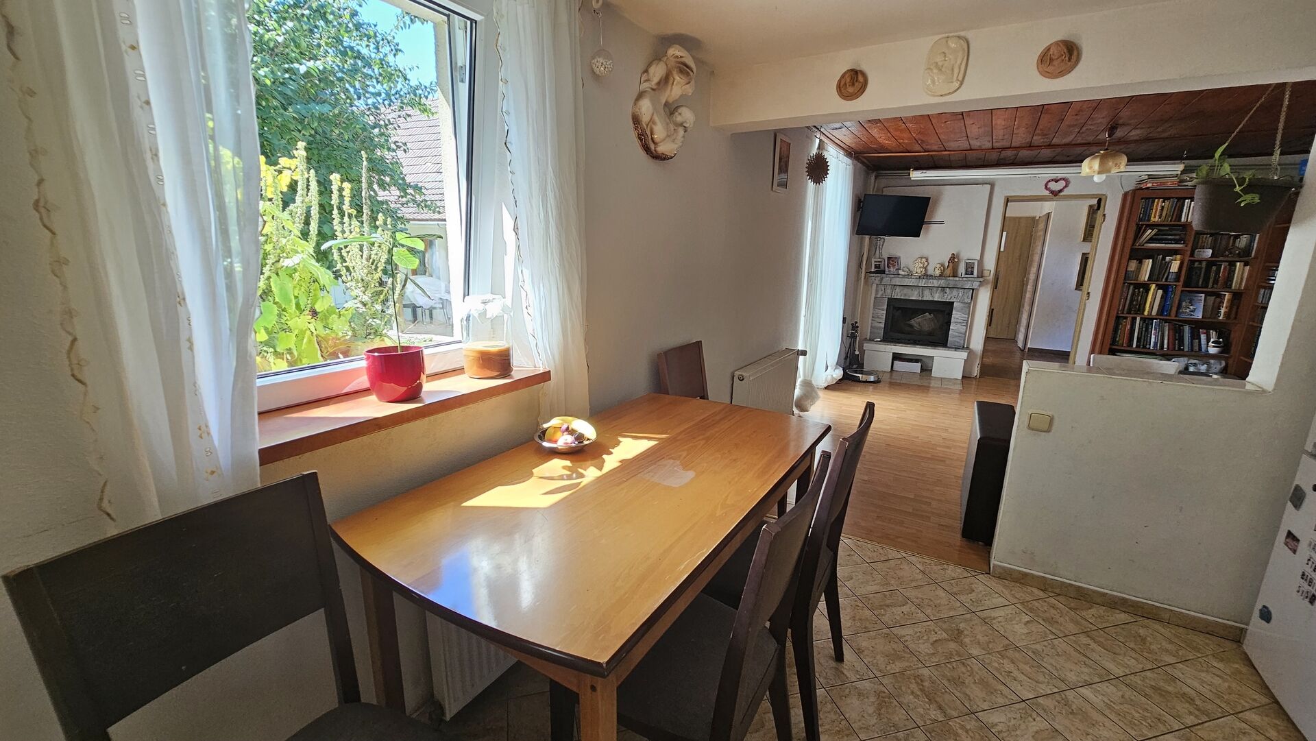 RD u Pohořelic 5+1+2kk,parcela 1.230m2, Brno-venkov, dvojgaráž, pergola, ul.šíře 19m