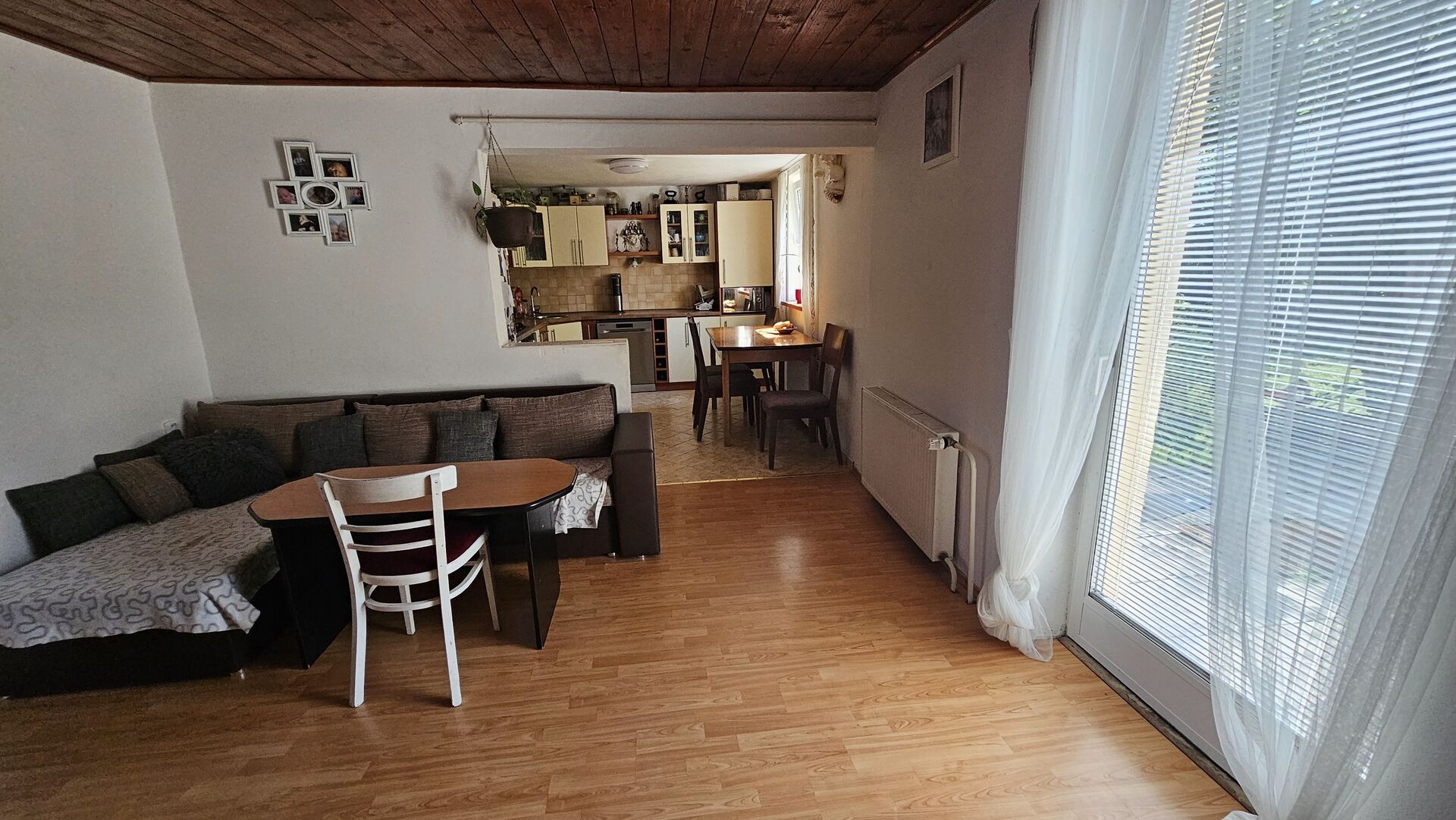 RD u Pohořelic 5+1+2kk,parcela 1.230m2, Brno-venkov, dvojgaráž, pergola, ul.šíře 19m