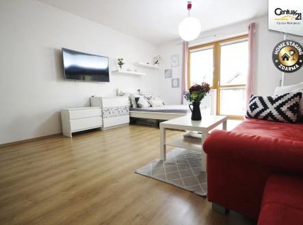Pohled na obývací pokoj | Pronájem bytu, 1+kk, 36 m²
