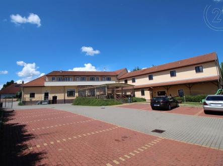 Hotel, ubytovací kapacity 248 m2 + 459 m2 | Prodej - kanceláře, 25 m²