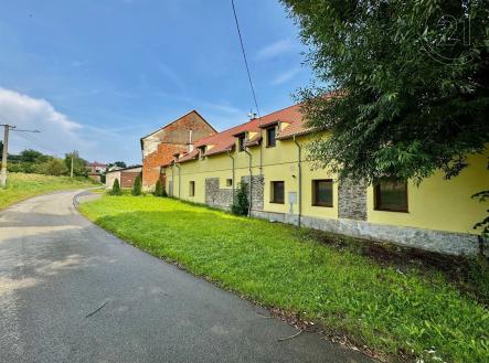 . | Prodej - dům/vila, 472 m²