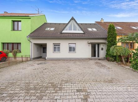   | Prodej - dům/vila, 297 m²