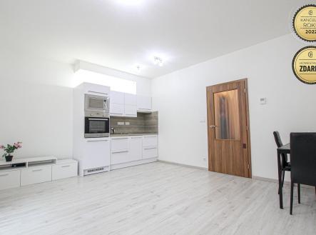 . | Pronájem bytu, 1+kk, 35 m²