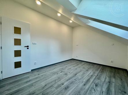 . | Pronájem bytu, 2+1, 39 m²