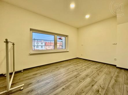 . | Pronájem bytu, 2+1, 39 m²