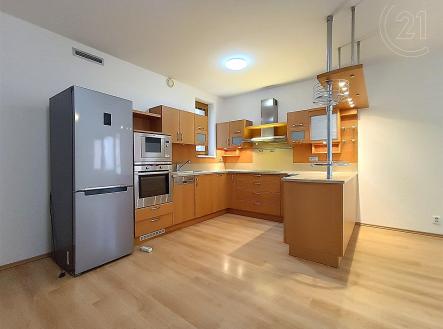 . | Pronájem bytu, 2+kk, 70 m²