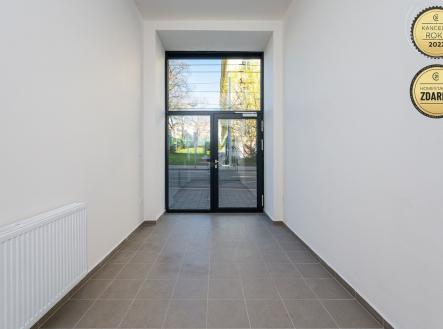 . | Pronájem - obchodní prostor, 22 m²