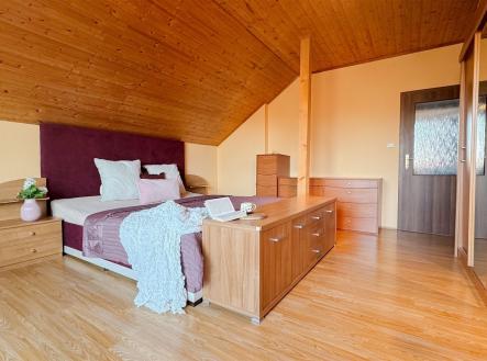 . | Prodej - dům/vila, 274 m²
