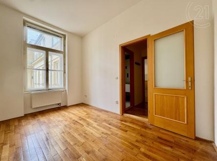 . | Pronájem bytu, 2+kk, 66 m²