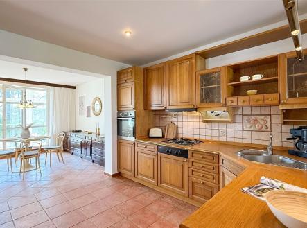 . | Prodej - dům/vila, 322 m²