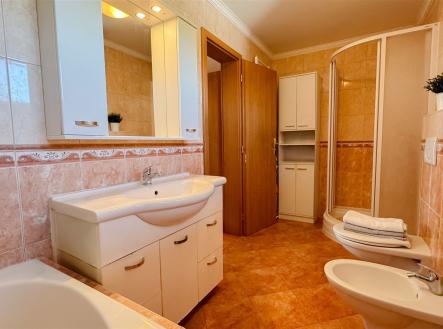 . | Prodej - dům/vila, 128 m²
