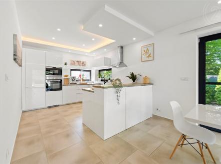 . | Prodej - dům/vila, 140 m²