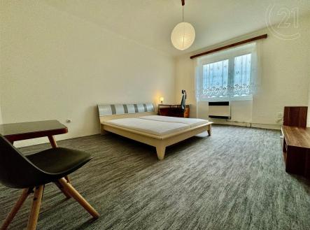 . | Pronájem bytu, 1+1, 40 m²