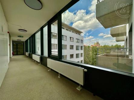 . | Pronájem bytu, 3+kk, 72 m²