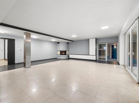 . | Prodej - obchodní prostor, 423 m²