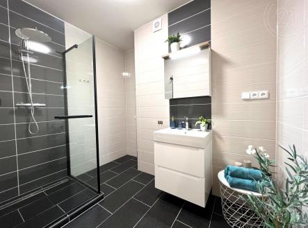. | Pronájem bytu, 2+1, 72 m²