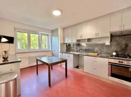 . | Pronájem bytu, 2+1, 80 m²