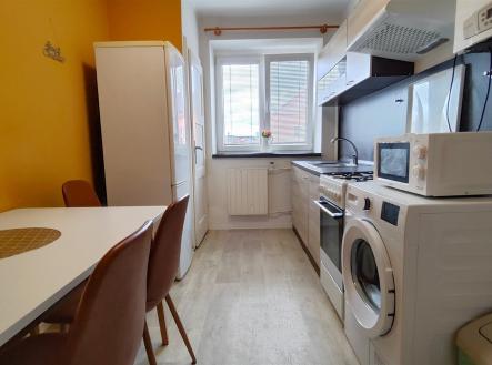. | Pronájem bytu, garsoniéra, 64 m²