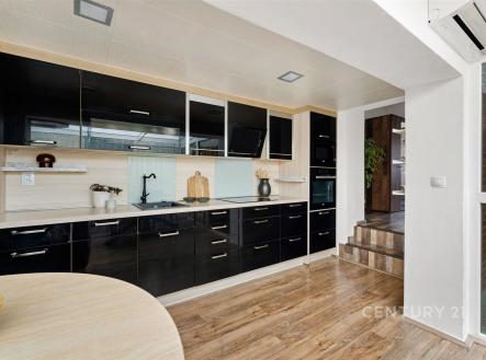 . | Prodej - dům/vila, 144 m²