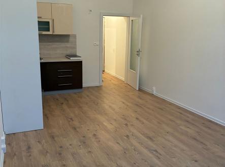 . | Pronájem bytu, 1+kk, 31 m²
