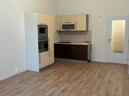 . | Pronájem bytu, 1+kk, 31 m²