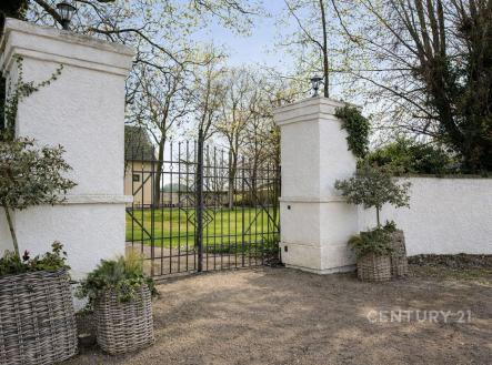 . | Prodej - pozemek pro bydlení, 1 707 m²